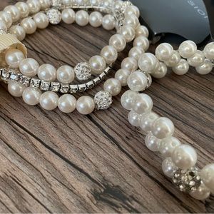 NWT occasion pearl bracelets/gold icing earrings